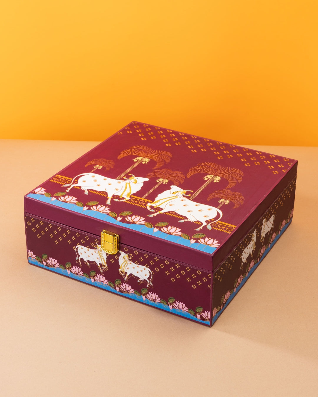 Aurora Essence Hamper: 4