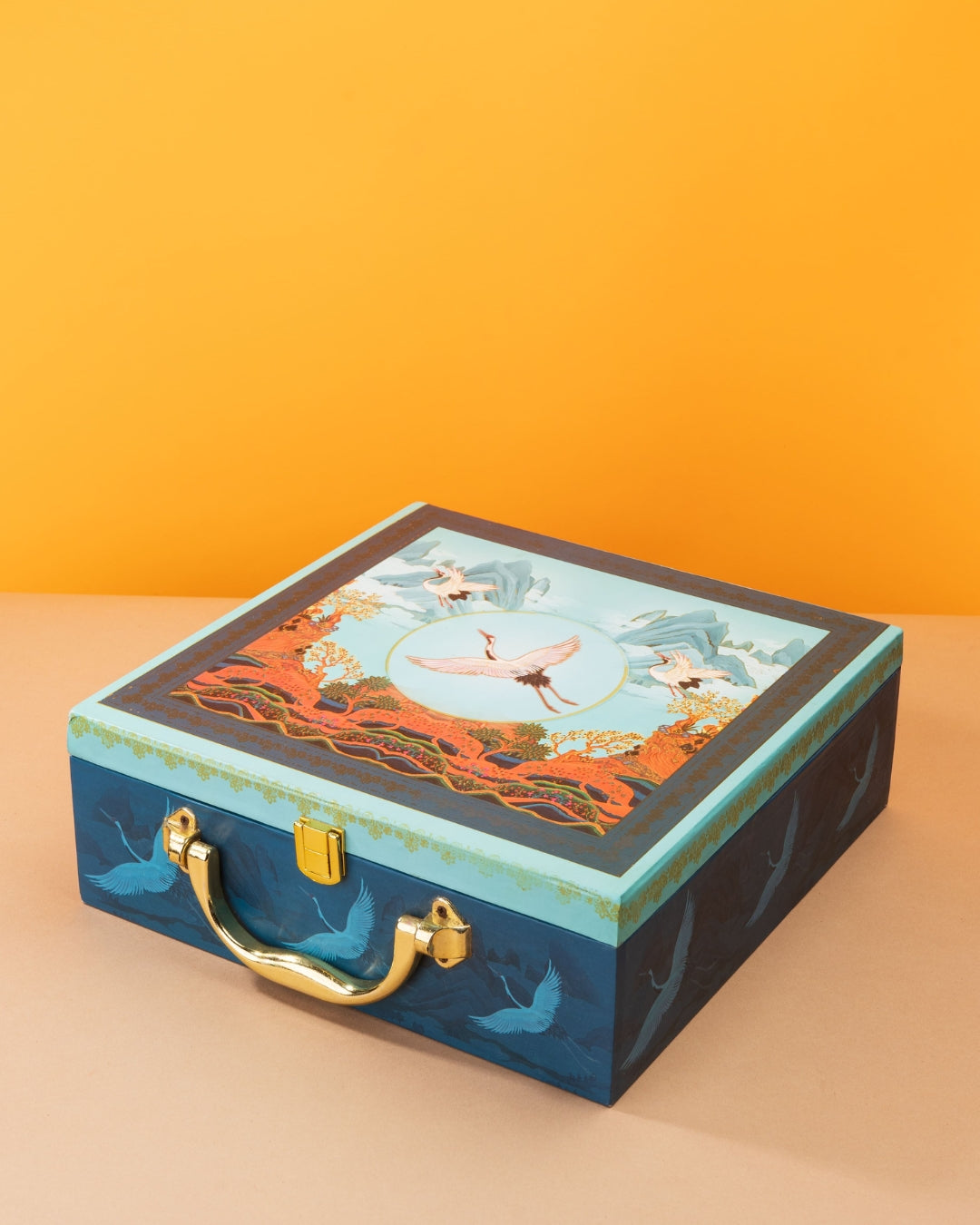 Aurora Essence Hamper: 1